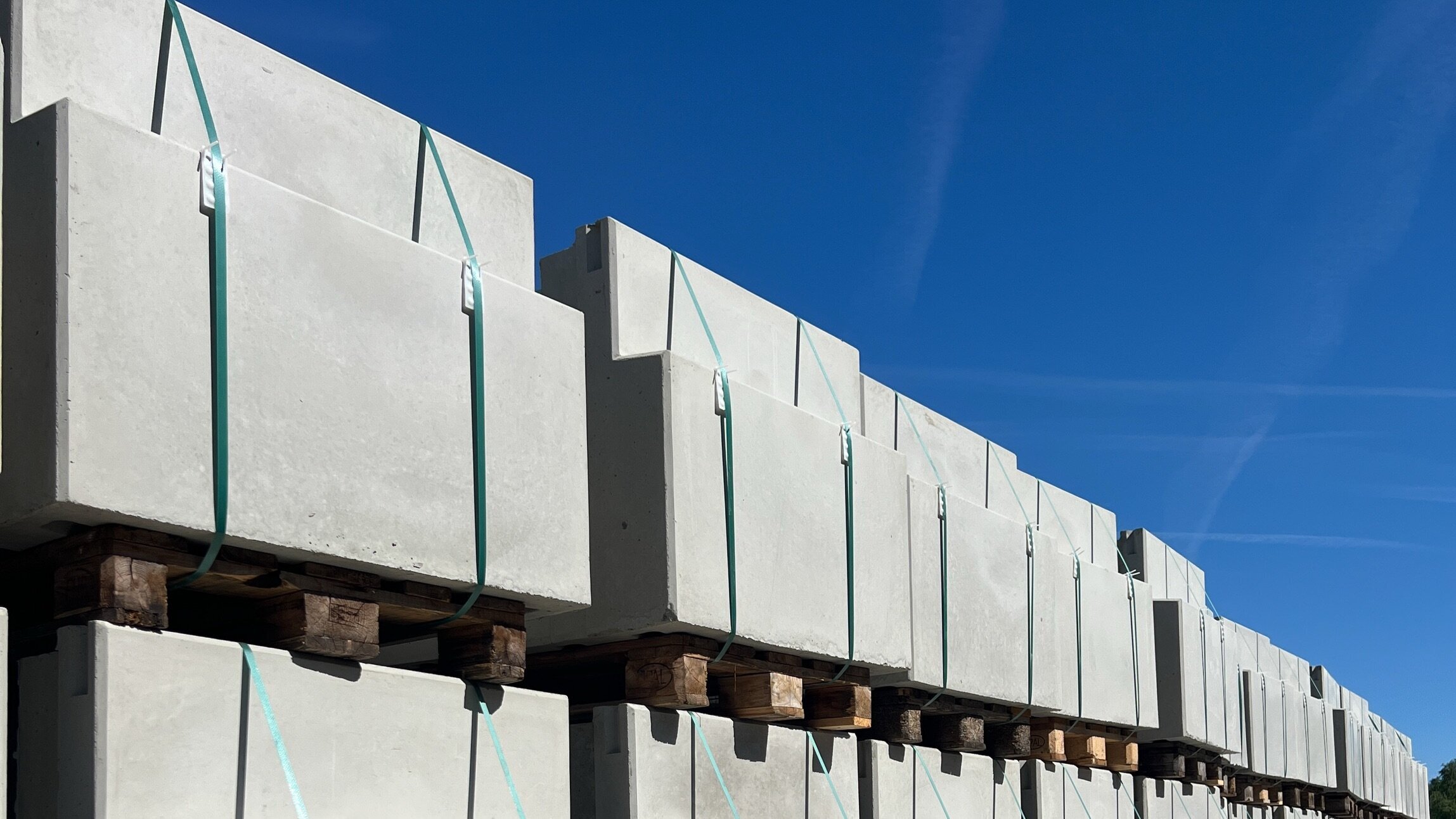 Betonbauteile für Bahnanlagen (Bahnsteigkanten)