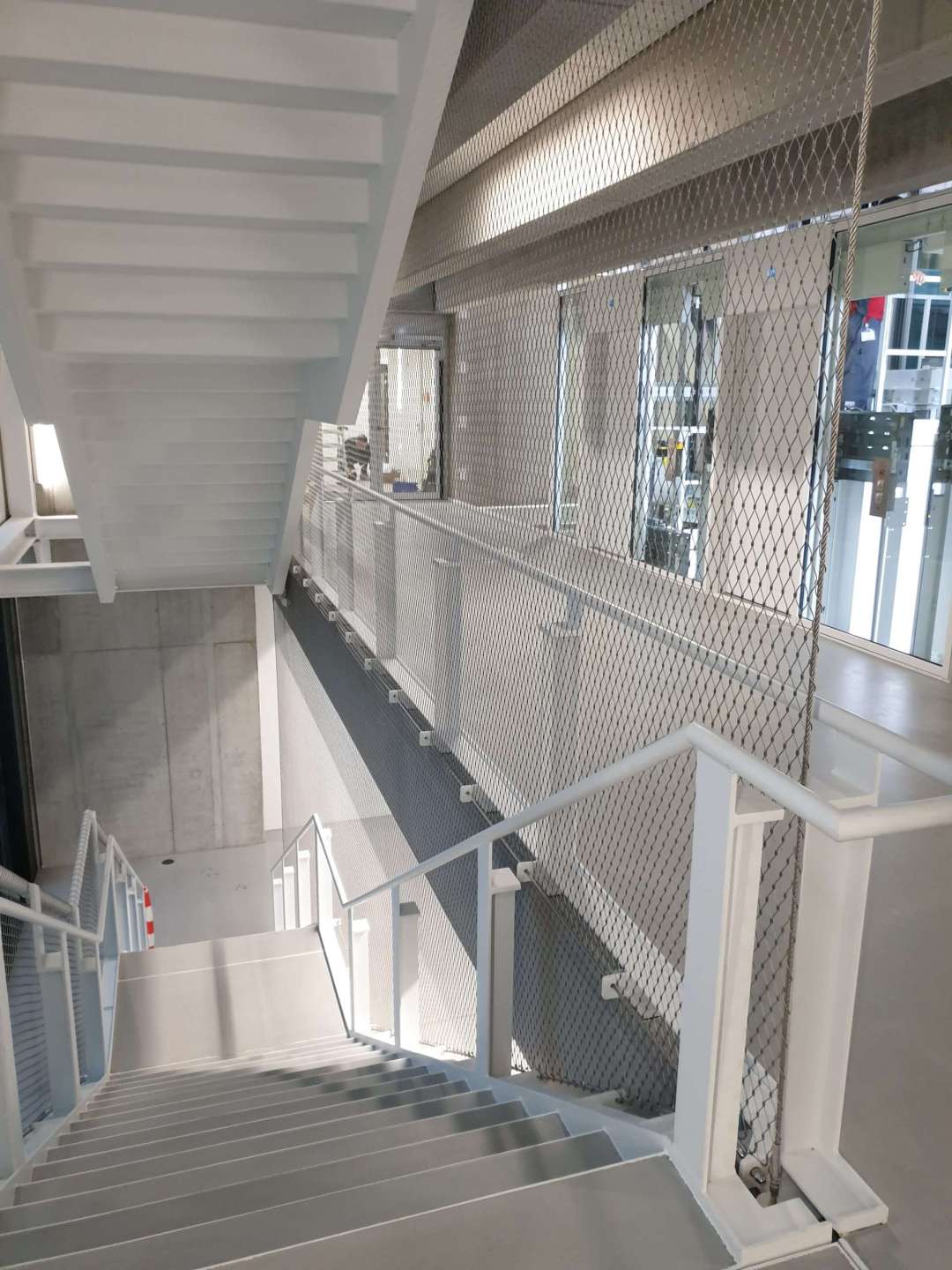 Treppenanlage mit Netzfüllung