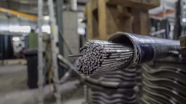 Weitere Verfahren: Trennen, Umformen, Oberflächenbearbeitung