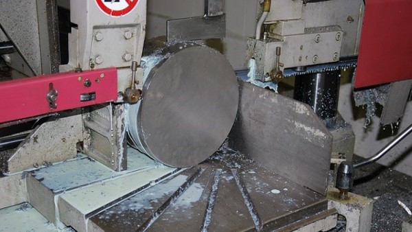 Trennen und Umformen von Flach-, Stangen- und Blechmaterial