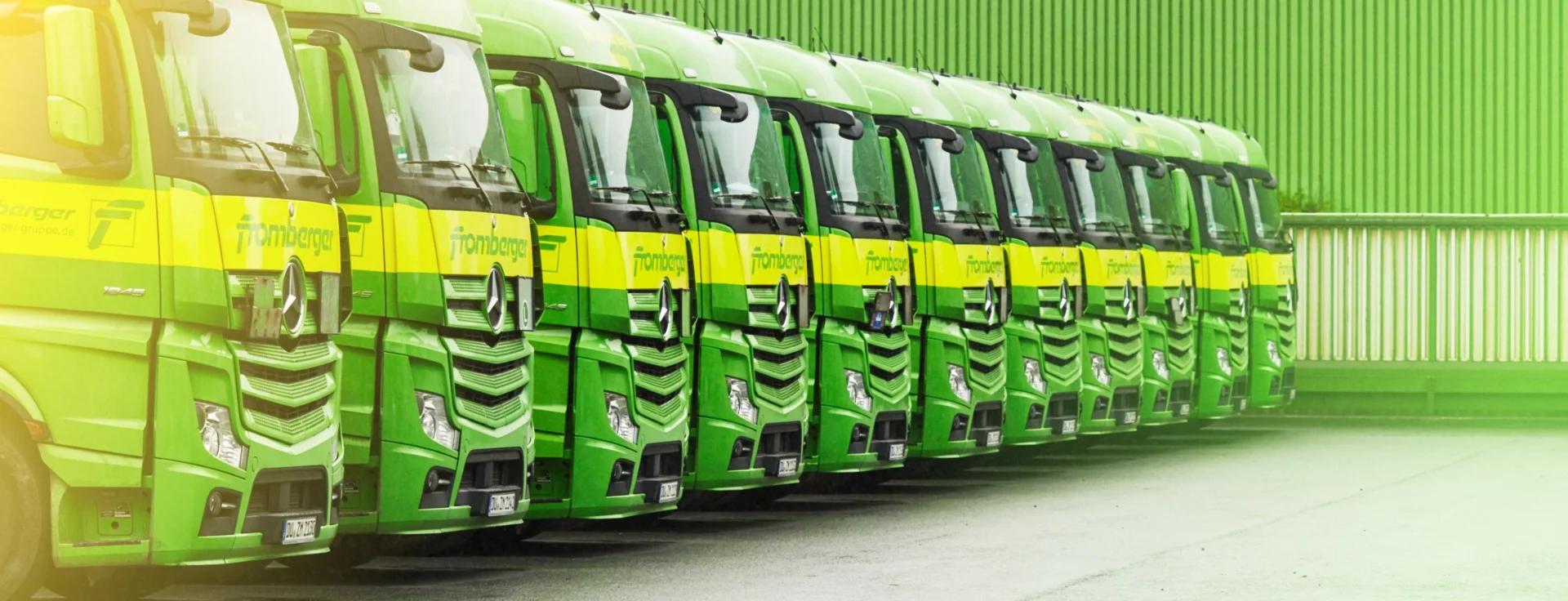 Fuhrpark mit 20 Lastwagen