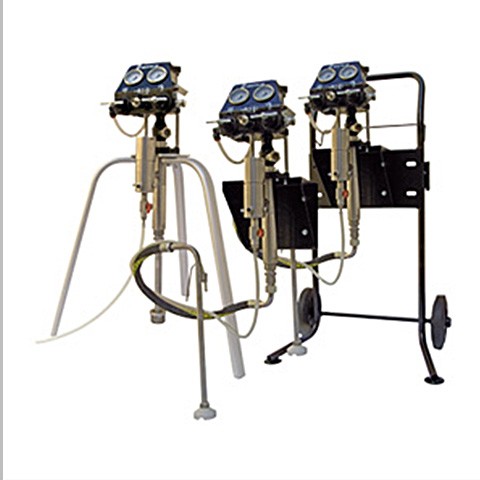 Kolbenpumpe MX 4/32 montiert