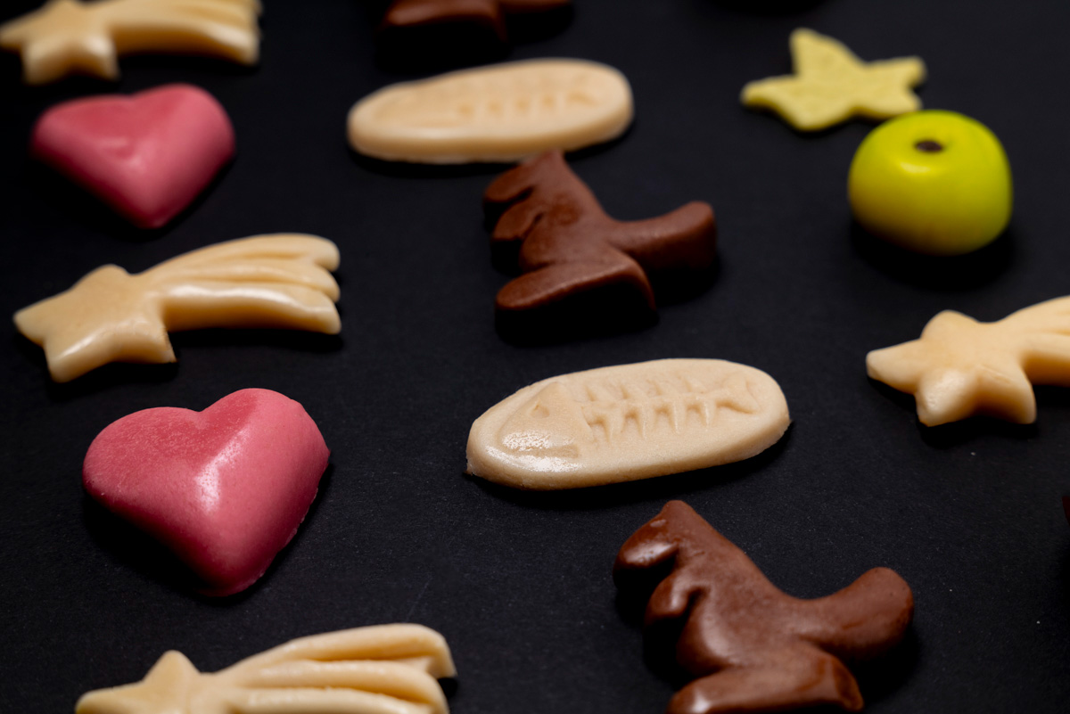 Marzipan-Formartikel inkl. Blatt, Stern und Herz
