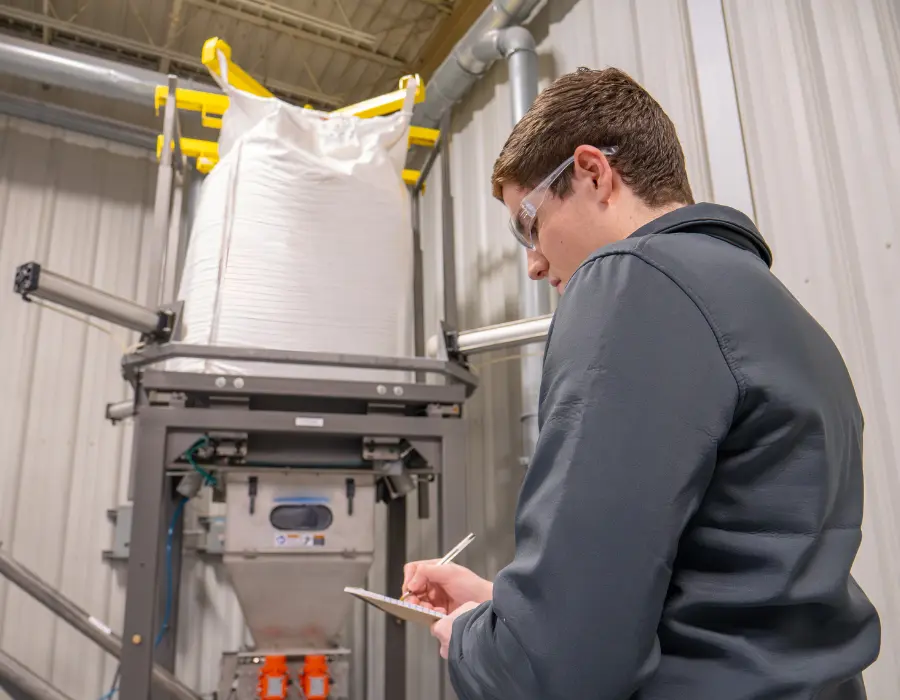 Materialprüfung im Akona-Testzentrum