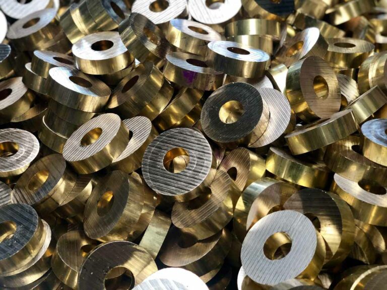 Sawing shop with CNC sawing machines