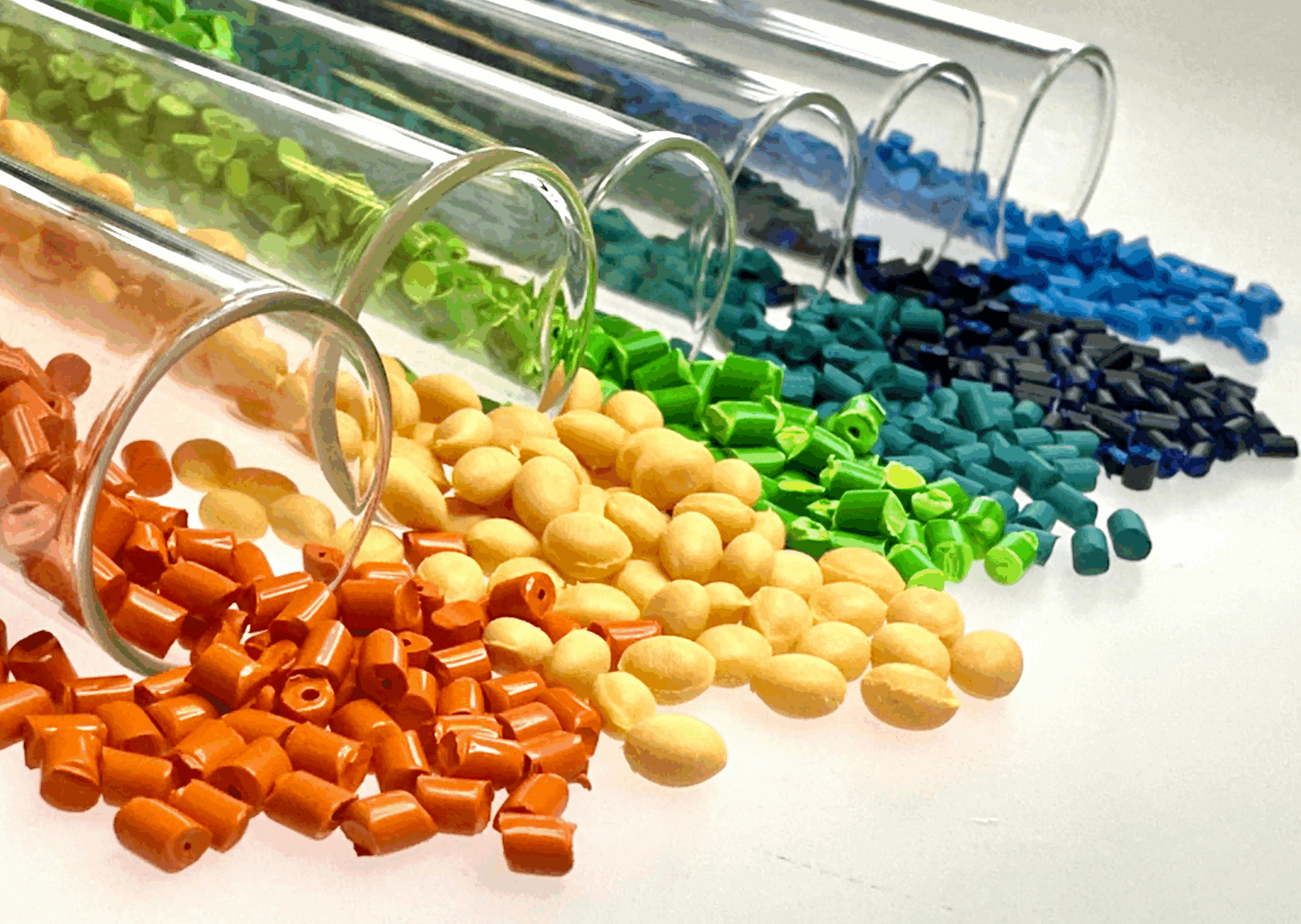 Kunststoffcompounds und Masterbatches