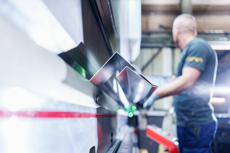 Blechbearbeitung in der Produktion