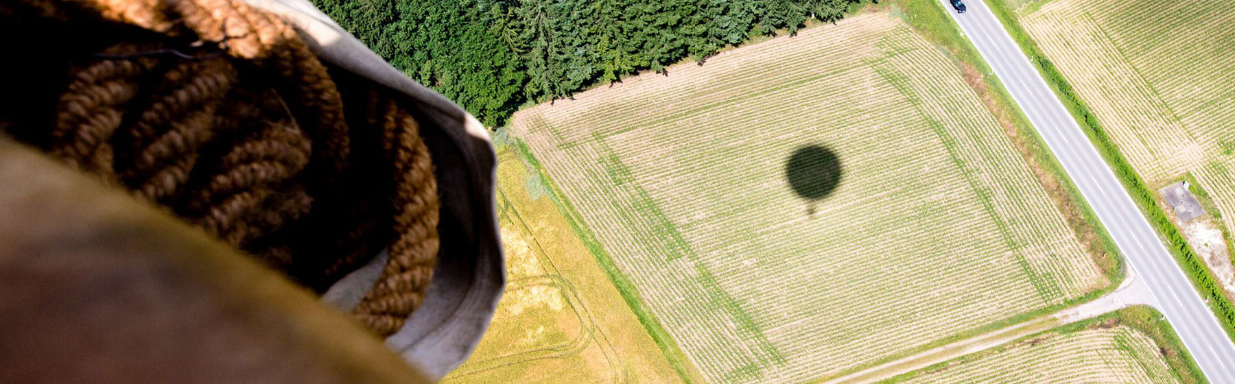Ballone über Feld