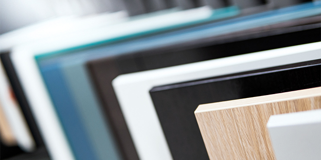 Platten aus unterschiedlichen Materialien