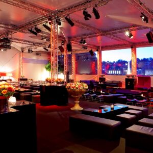 Loungemöbel und Eventbeleuchtung