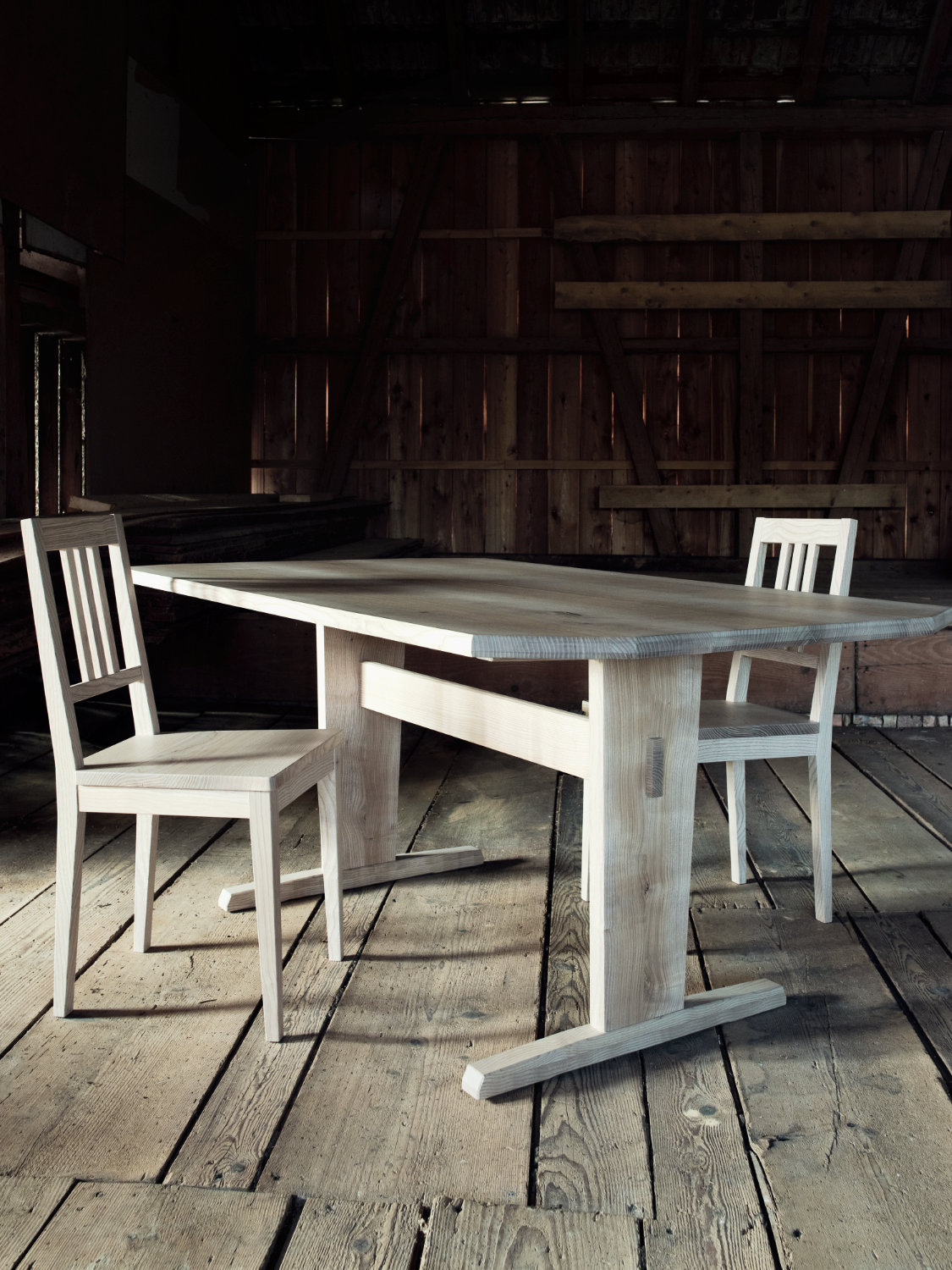 Table in solid ash, brushed and dark lacquered