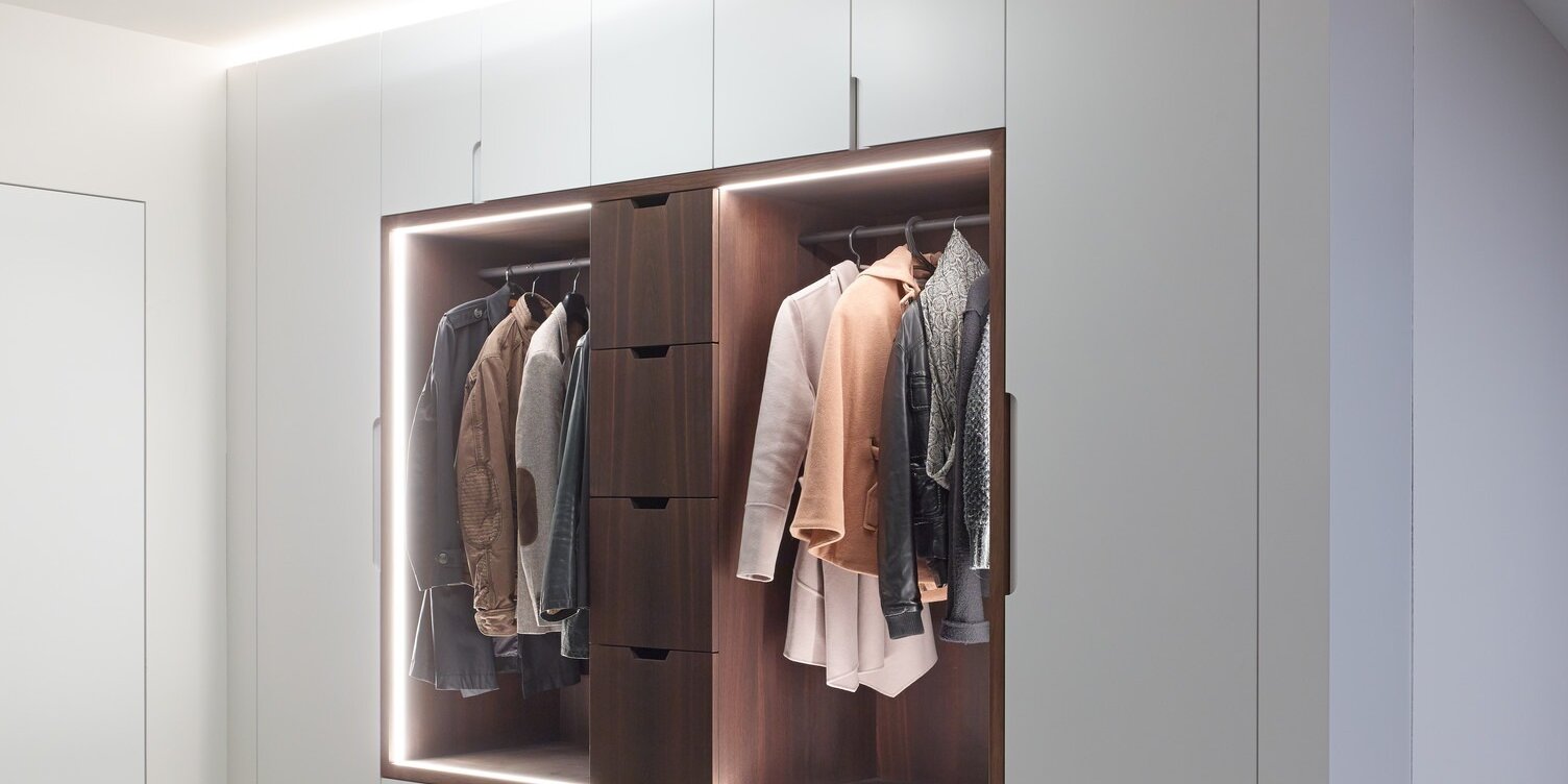 Garderobe mit Beleuchtung