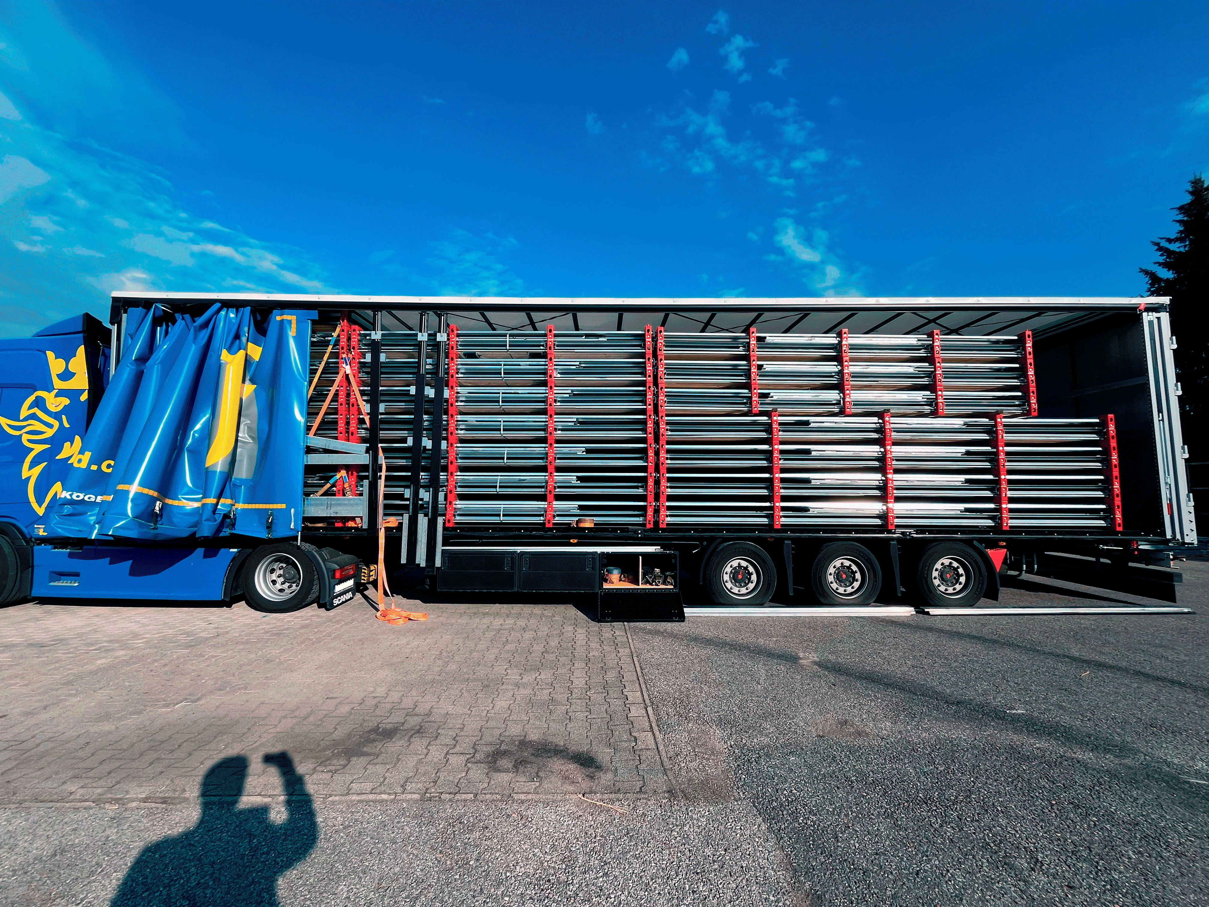 LKW-Beladung Materialcontainer