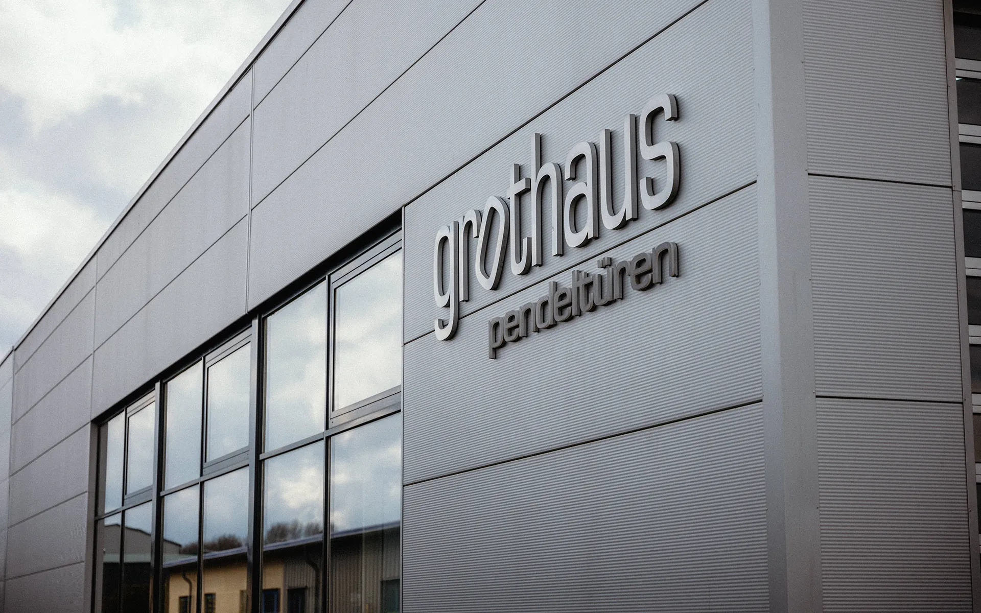 Firmengebäude Grothaus Pendeltüren