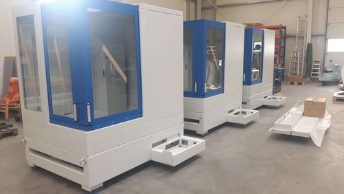 Machine enclosure for a machine