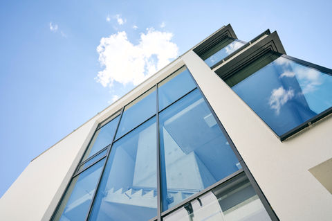 Fassade mit architektonischem Design