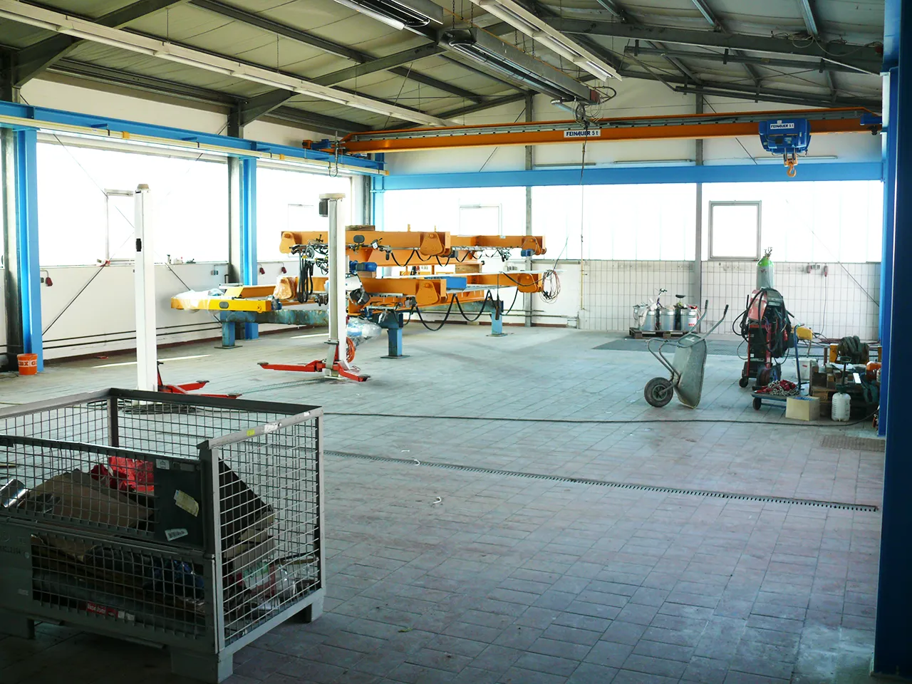 Einblick in die Produktionshalle
