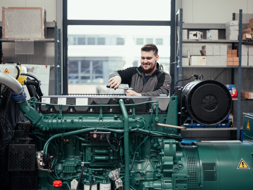 Stromaggregat in der Service-Werkstatt