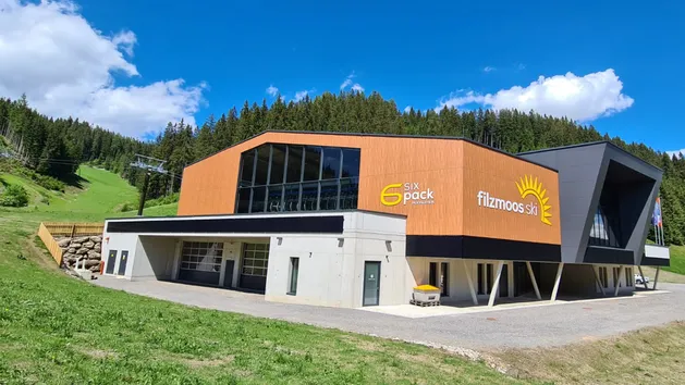 Fassade Seilbahnstation Flachau Ski Six Pack