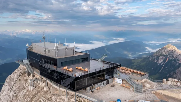 Fassade Bergstation Dachstein