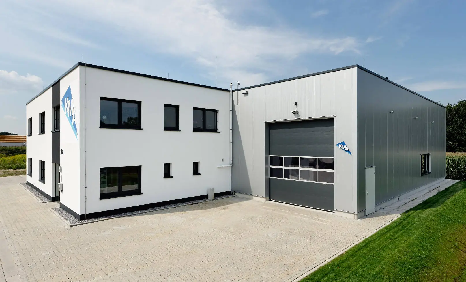 Standort mit Lager- und Logistikhalle