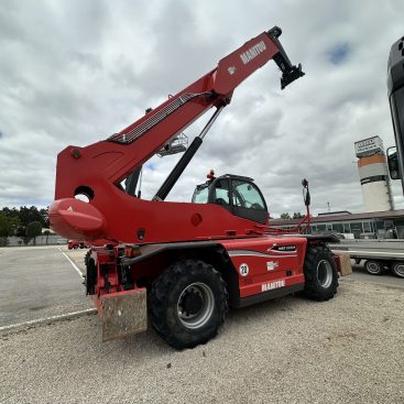 Radlader und Bagger in der Vorführung