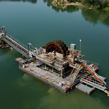 Schwimmbagger-Anlage der Krieger-Gruppe