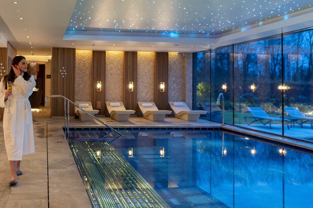 Lounger TWO PLUS im Spa-Bereich Carden Park, UK
