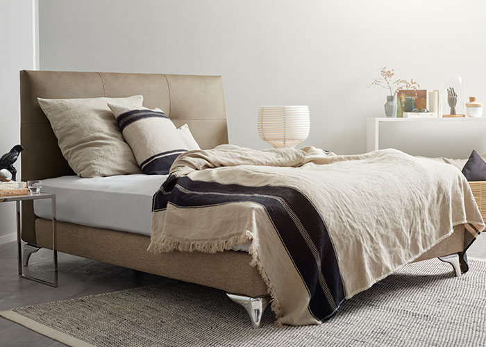 Upholstered bed coco