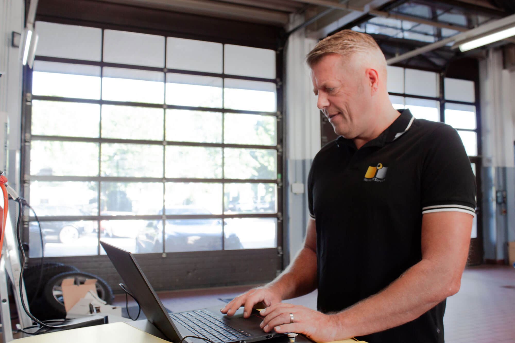 Servicetechniker im Kundenkontakt