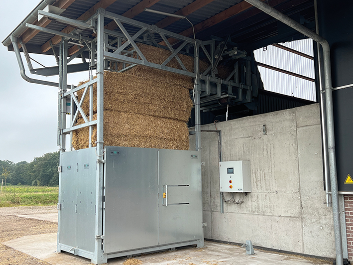 Strohballenaufzug Strohexpress