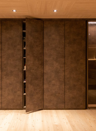 Einbau- und Maßmöbel (Dachschrägen, Ankleiden, Bibliotheken)