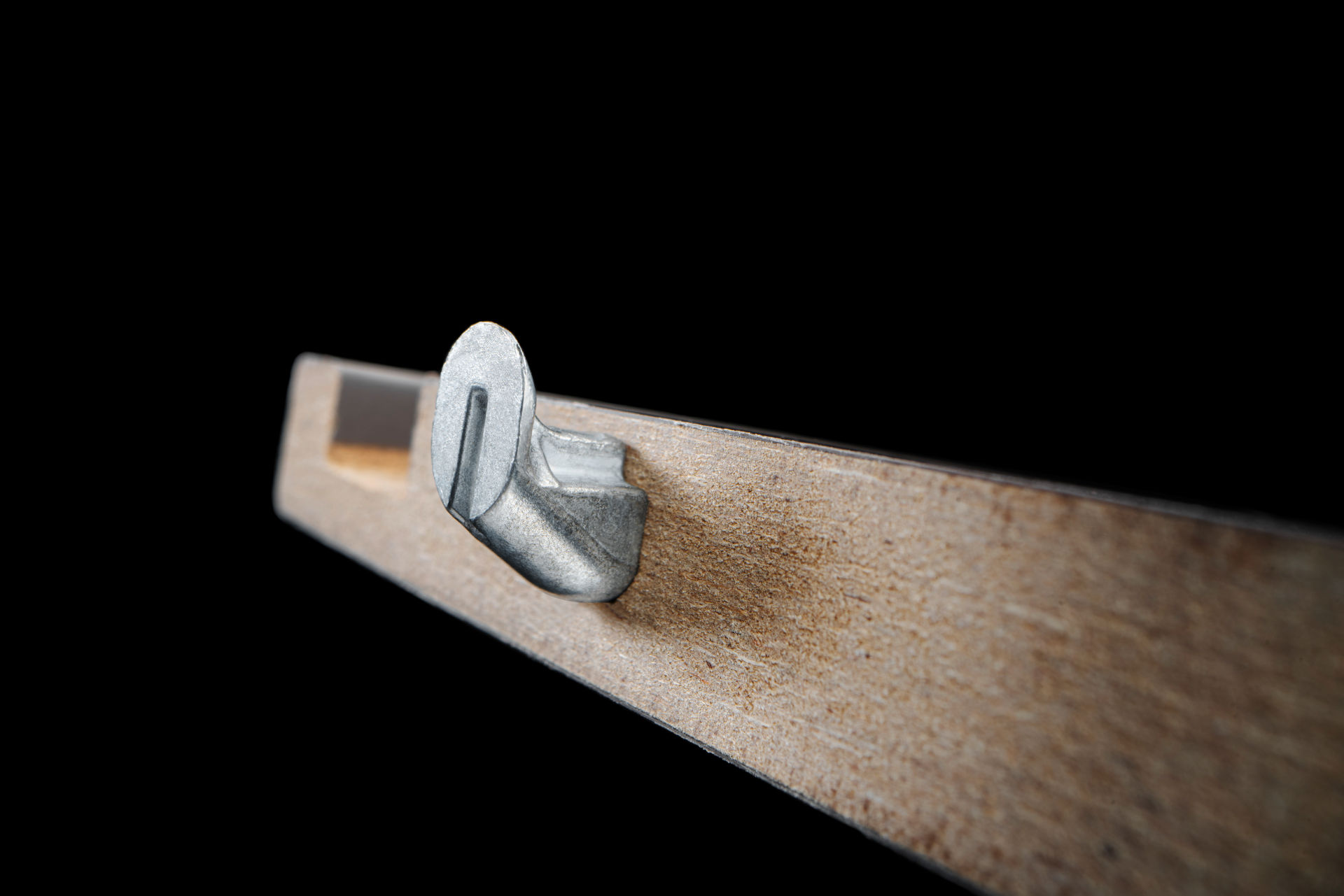 Dübelverbindung (Holz-/Kunststoffdübel, Krallenverbinder)
