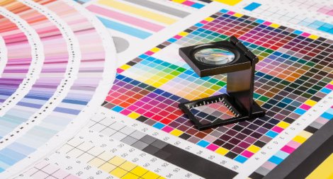 Broschüren, Kataloge und Mappen