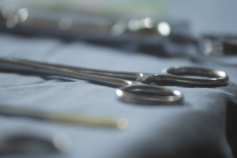 Biokompatible Implantate und Instrumente
