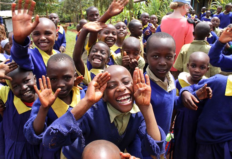 Bildungsprojekte der LIMBUA-Stiftungen in Kenia