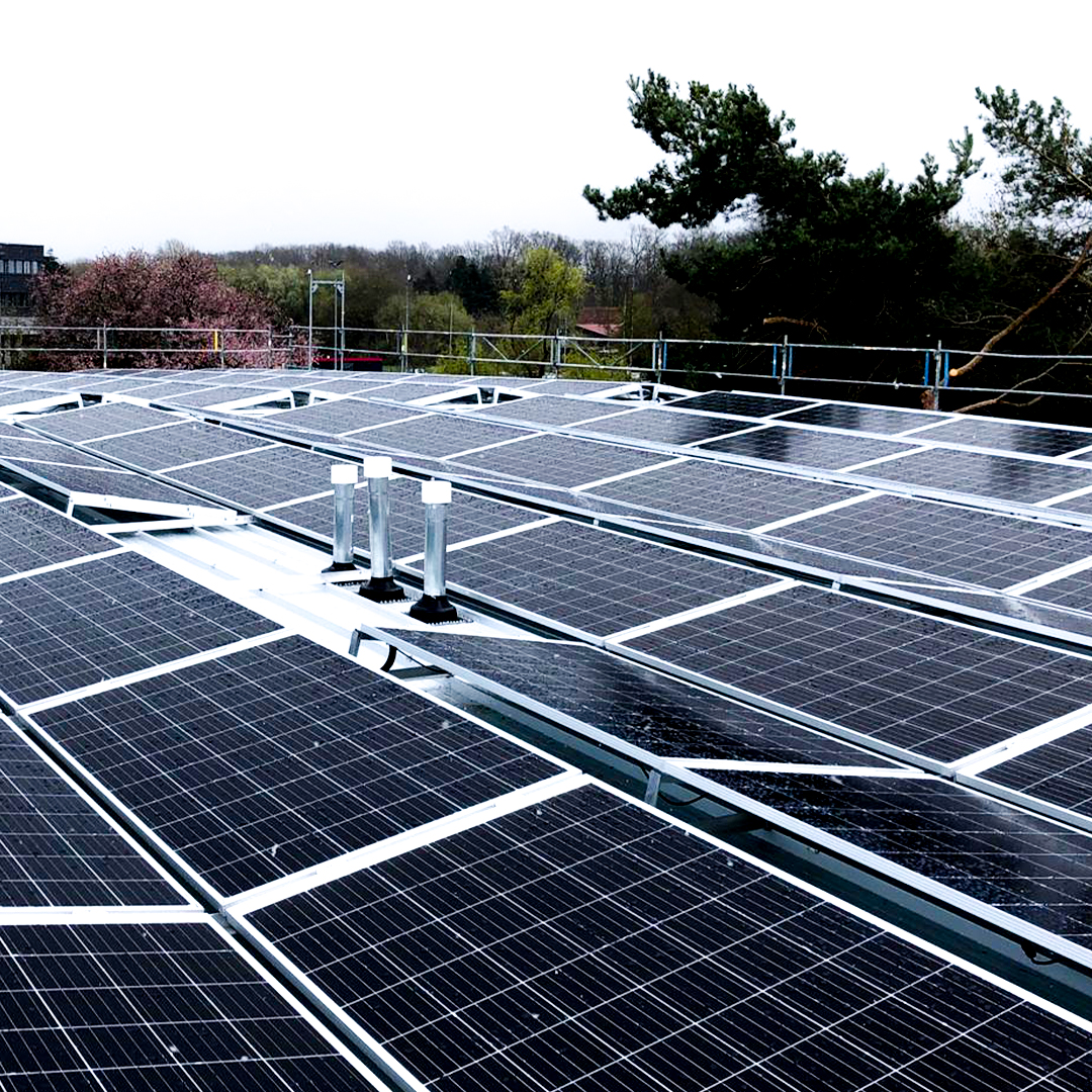 Montage von Solarmodulen