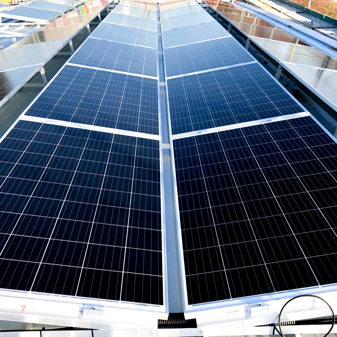 Fertige PV-Dachanlage
