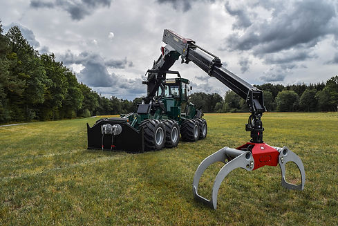 NF210-8R Skidder