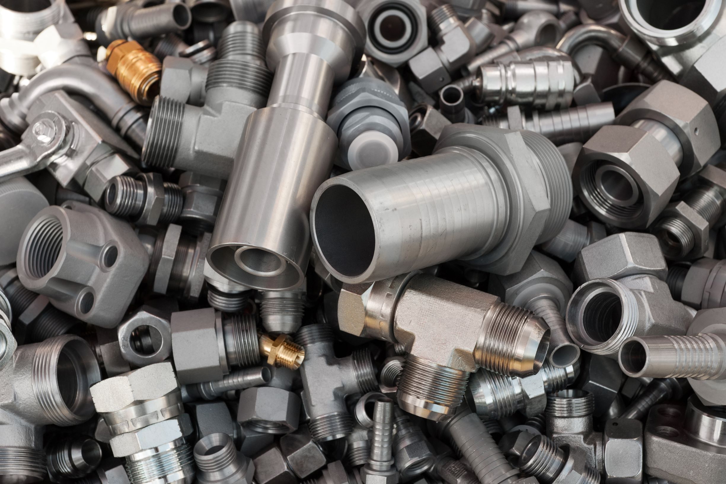 Verschraubungen, Adapter und Flansche