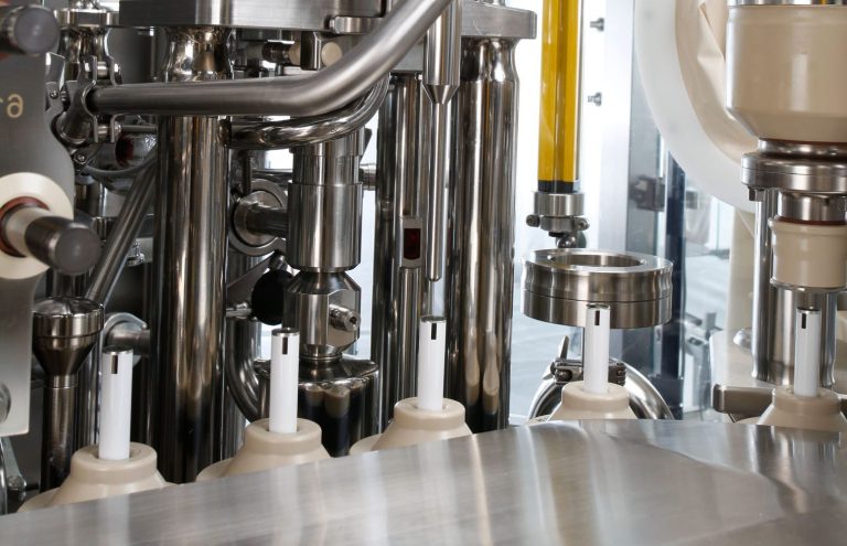 Abfüllmaschine mit Dosiersystemen