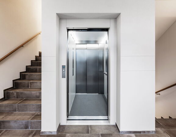 Blue Simple – Standardaufzug (630/1000 kg)