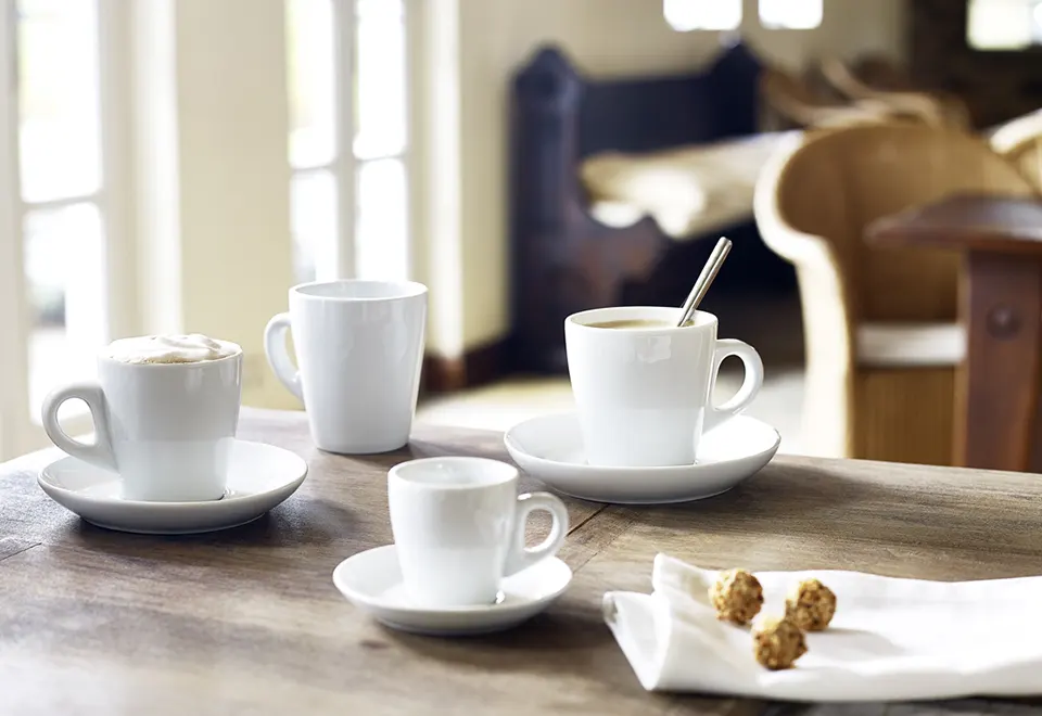 Kaffee- und Teetassen