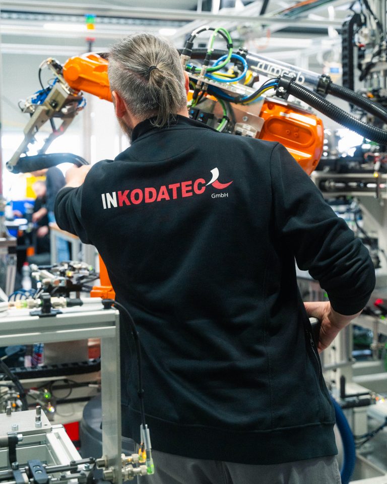 Bedienung eines Industriearm-Roboters