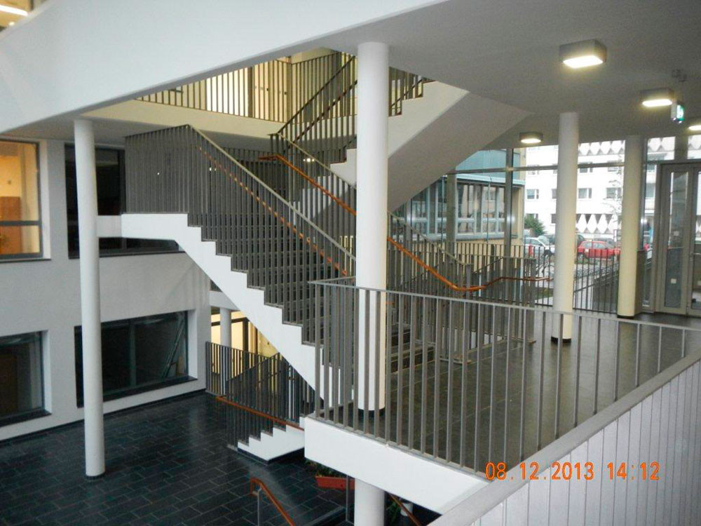 Denkmal-Geländer (Reclam Gymnasium)