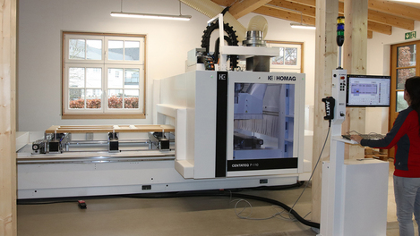 CNC-Bearbeitungszentrum CENTATEQ P-110 Slim