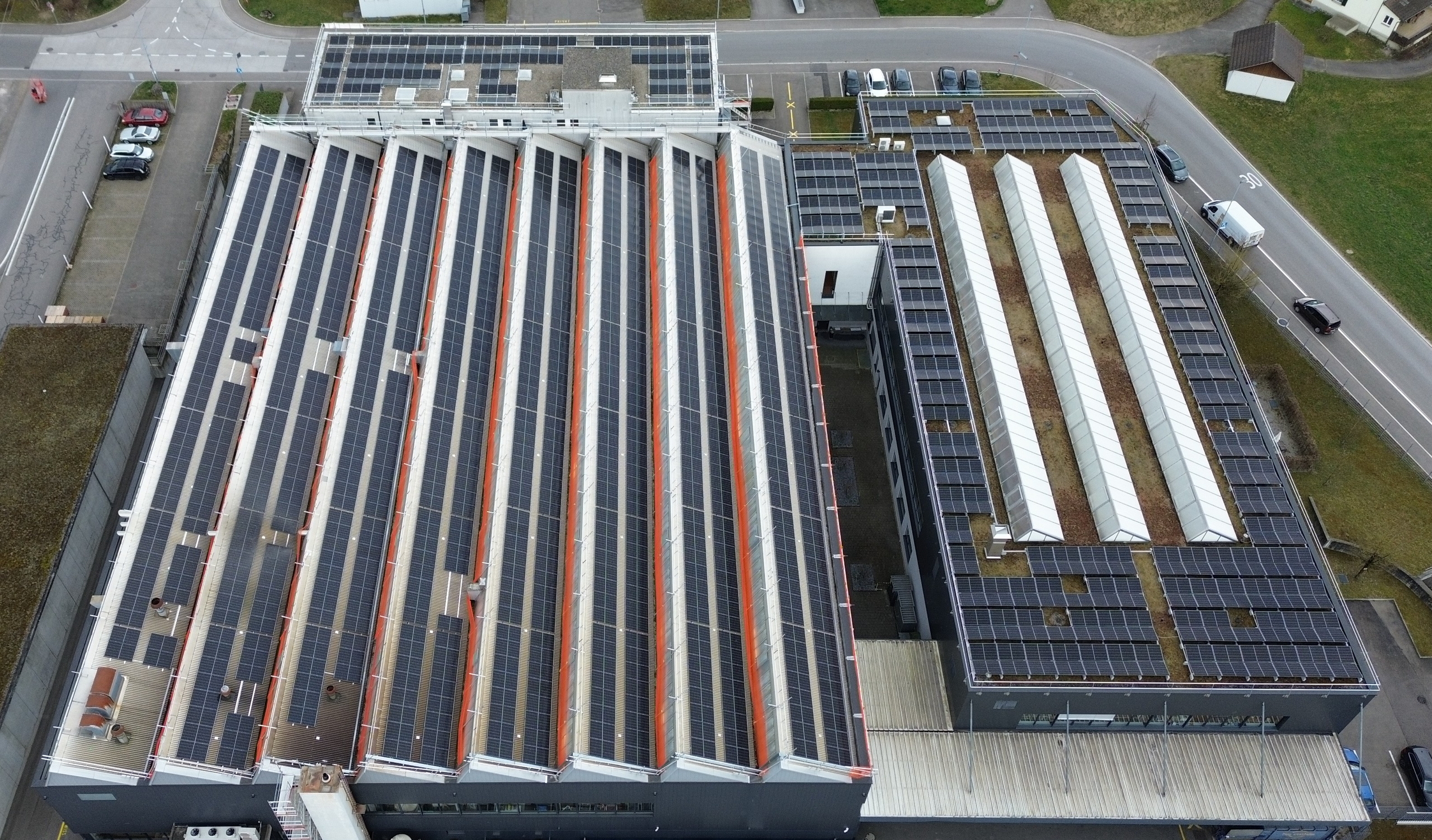 PV-Anlage am Hauptsitz Effretikon (1.195 Module)